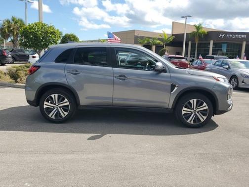 2022 Mitsubishi Outlander Sport SE