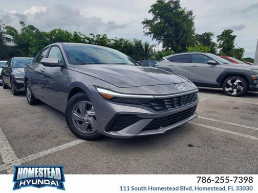 2025 Hyundai ELANTRA SE