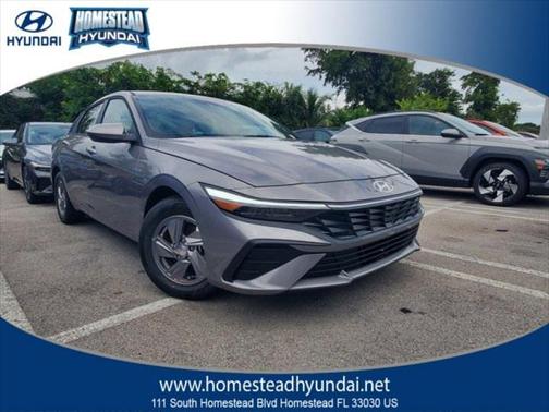 2025 Hyundai ELANTRA SE