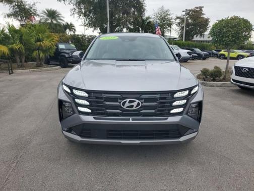 2025 Hyundai TUCSON SE