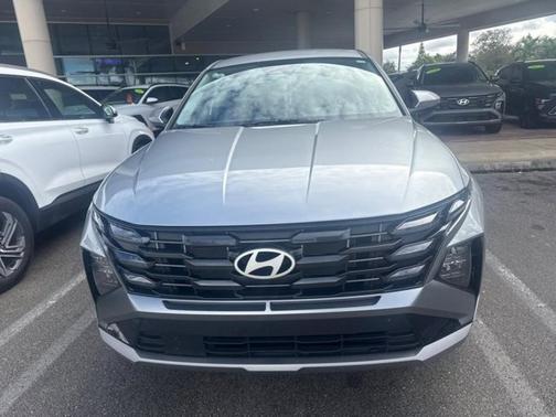 2025 Hyundai TUCSON SE