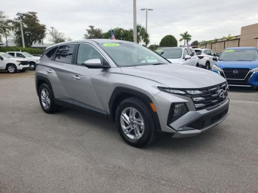 2025 Hyundai TUCSON SE