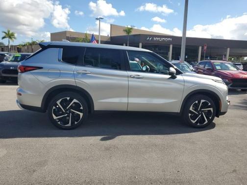 2023 Mitsubishi Outlander SE 2.5 2WD