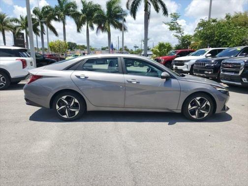 2022 Hyundai ELANTRA Limited