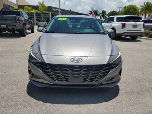 2022 Hyundai ELANTRA Limited