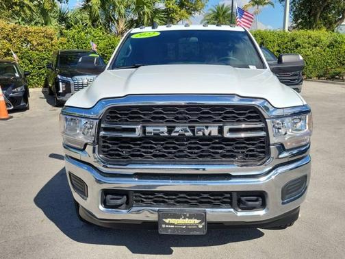2022 RAM 3500 Tradesman Crew Cab 4x4 8' Box