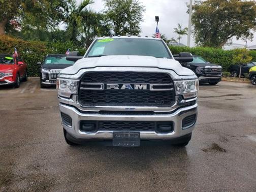2022 RAM 3500 Tradesman Crew Cab 4x4 8' Box