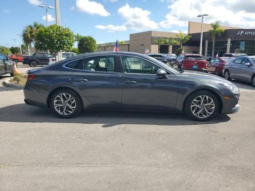 2022 Hyundai SONATA SEL