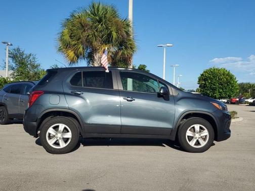 2022 Chevrolet Trax LS