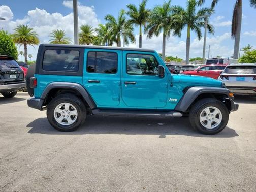 Bikini Pearlcoat 2020 Jeep Wrangler Unlimited Sport
