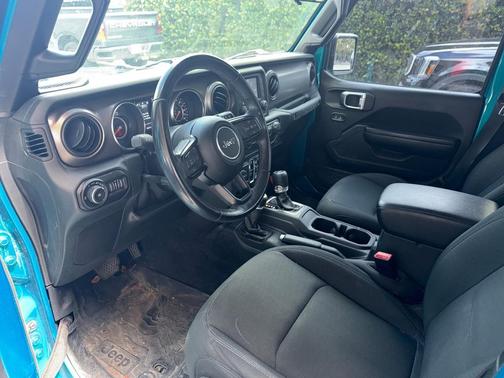 Bikini Pearlcoat 2020 Jeep Wrangler Unlimited Sport