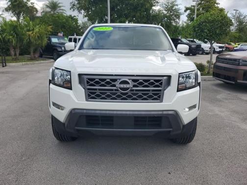 2022 Nissan Frontier SV