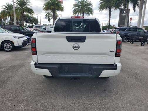 2022 Nissan Frontier SV
