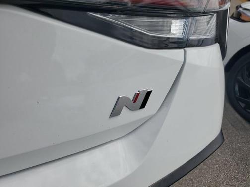 Atlas White 2026 Hyundai ELANTRA N Base