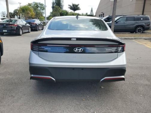 Aero Silver 2026 Hyundai SONATA SE