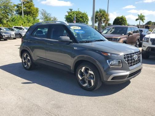 2024 Hyundai VENUE SEL