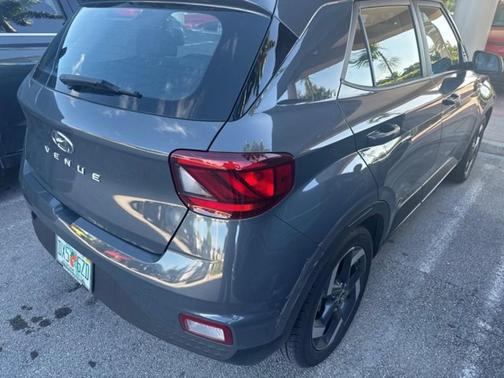 2024 Hyundai VENUE SEL