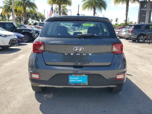 2024 Hyundai VENUE SEL