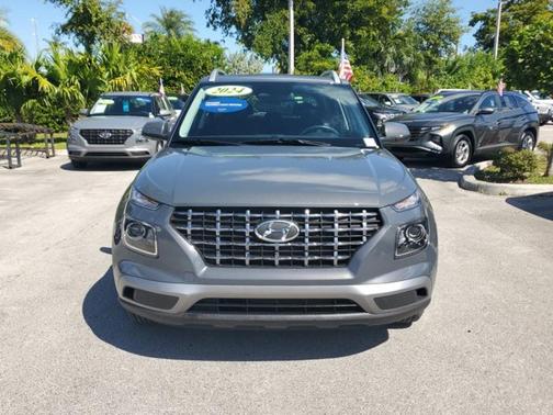 2024 Hyundai VENUE SEL