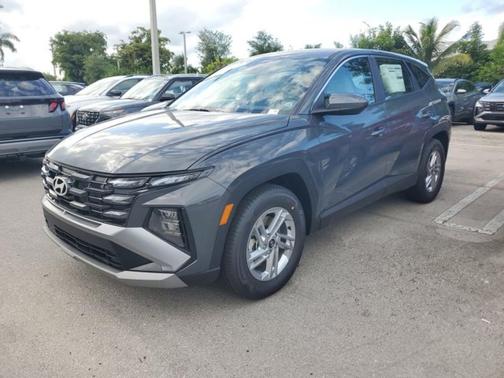 2026 Hyundai TUCSON SE