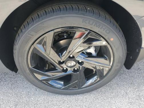 2026 Hyundai ELANTRA Sport