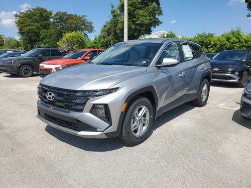 2026 Hyundai TUCSON SE