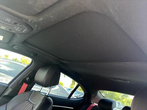 2023 Genesis G70 2.0T RWD