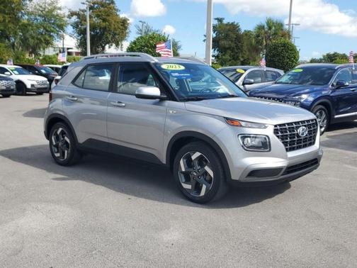 2023 Hyundai VENUE SEL