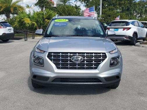 2023 Hyundai VENUE SEL