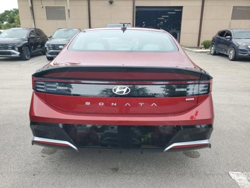 2025 Hyundai SONATA Hybrid SE