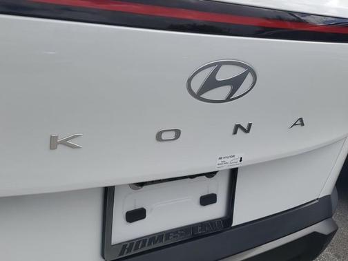 Atlas White 2026 Hyundai KONA SEL Sport