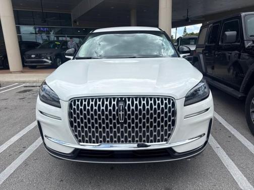 Pristine White Metallic Tri-Coat 2023 Lincoln Corsair Standard