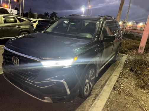 2023 Honda Pilot Touring 8-Passenger