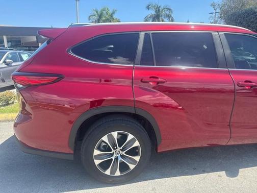 Ruby Flare Pearl 2023 Toyota Highlander XLE