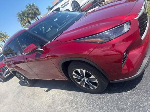 Ruby Flare Pearl 2023 Toyota Highlander XLE