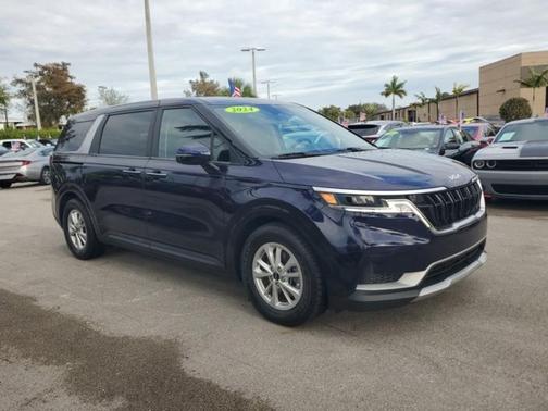 2024 Kia Carnival LX