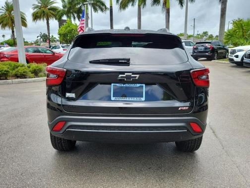 Mosaic Black Metallic 2026 Chevrolet Trax FWD 2RS