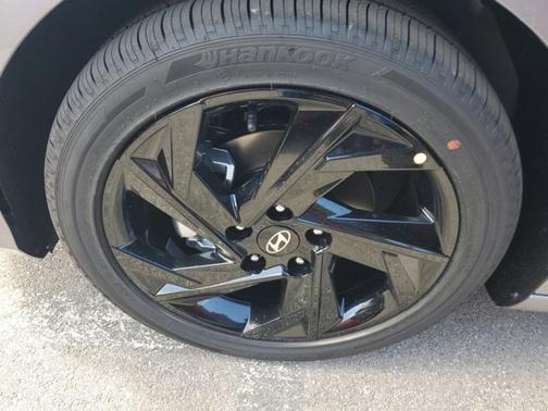 2026 Hyundai ELANTRA Sport