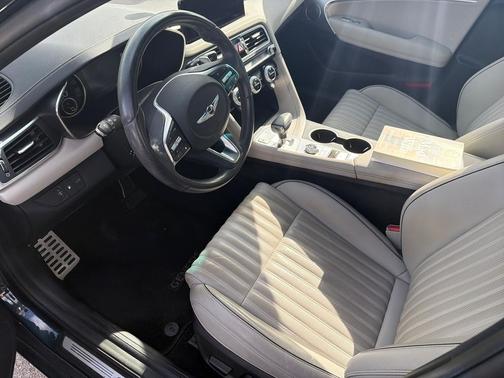 2023 Genesis G70 2.0T RWD