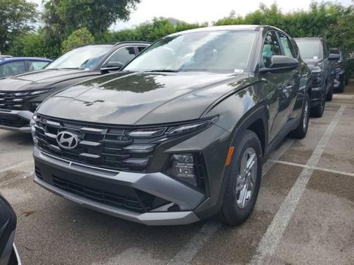 2026 Hyundai TUCSON SE