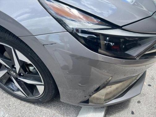 2022 Hyundai ELANTRA Limited
