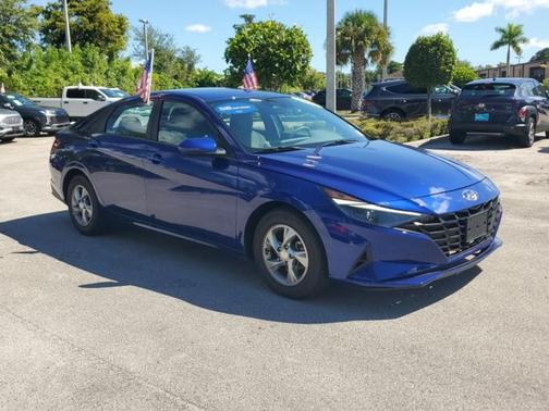 2023 Hyundai ELANTRA SE