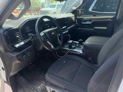 Summit White 2024 Chevrolet Silverado 1500 LT
