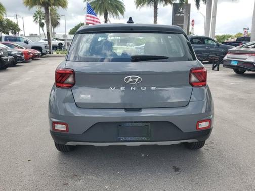 2021 Hyundai VENUE SE