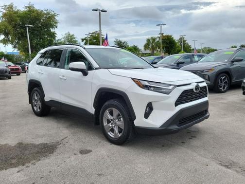 Ice Cap 2025 Toyota RAV4 XLE