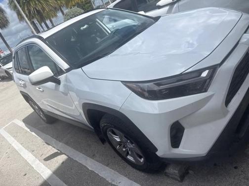 Ice Cap 2025 Toyota RAV4 XLE