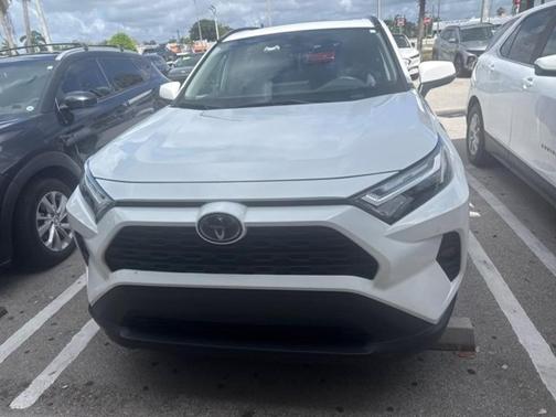 Ice Cap 2025 Toyota RAV4 XLE