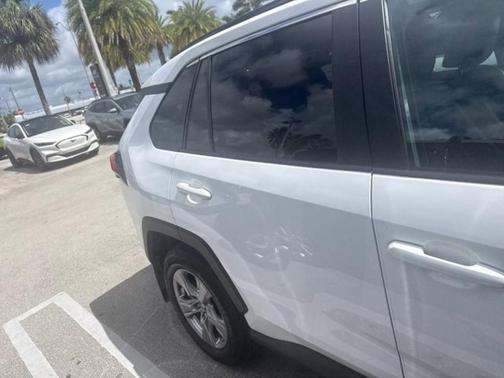 Ice Cap 2025 Toyota RAV4 XLE