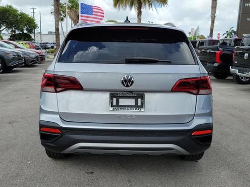 Pure White 2023 Volkswagen Taos 1.5T S