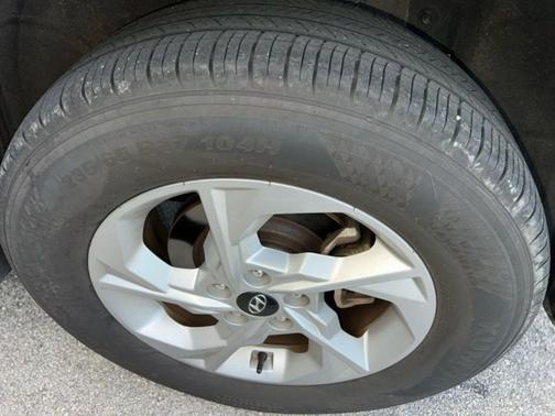 2023 Hyundai TUCSON SE